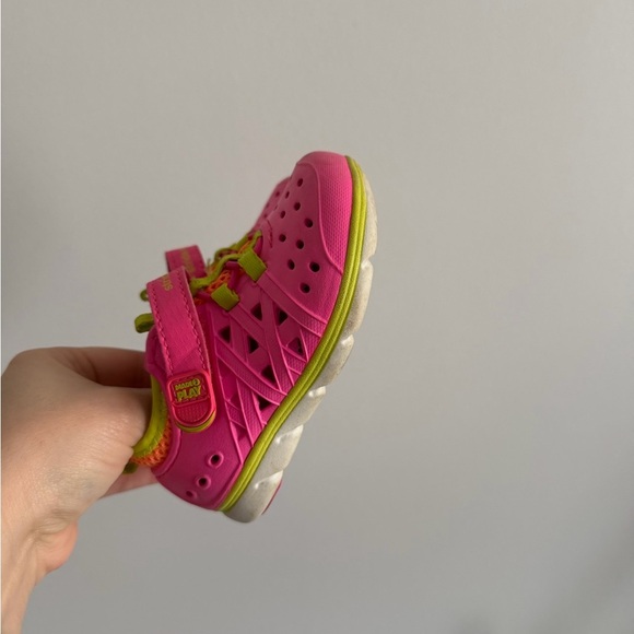 Stride Rite made to play Pink and Neon Yellow Kids sneakers - Picture 7 of 13
